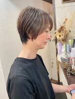 クオート(quoit) 【大阪堀江】表面ハイライトで馴染む白髪ぼかしボブ