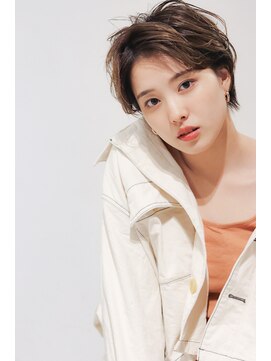 アンティガ(ANTIGA) かきあげ前髪がかわいい大人ショート