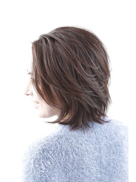 美容室 峰 束感ナチュラルショート