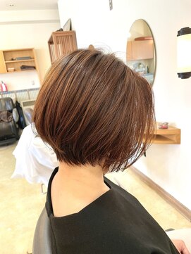 ジャンテーユ ガレ(GENTILLE GALLE) えりあしがキュッとしまるショートボブ