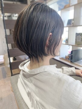 アミダ(AmiDA) 首が細く見える“丸みショート”