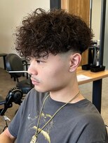 エルマーク(L-MARK) スペインカールスパイラルパーマツイストパーマフェード短髪