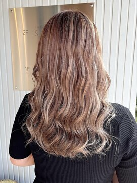 モニカ ヘアー(monica Hair) セミロング ミルクティーベージュ ハイライト レイヤーカット