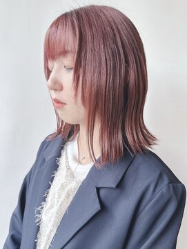 モリオ(morio) :外ハネボブレイヤーショートウルフくびれボブ肩上ボブ30代40代