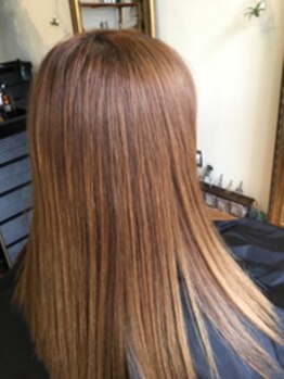 ヴァーラ ヘア デザイン(VARA hair design)の写真/【髪質頭皮改善】高濃度ナノ炭酸水の最新機材を導入＊髪や頭皮のダメージにお悩みの方はぜひご相談下さい！