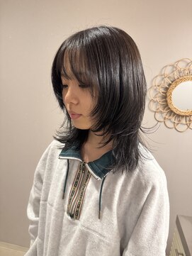 チャプター 問屋町(chapter) ケアカラーオリーブグレージュ顔まわりミディアムレイヤーカット