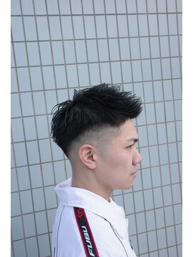 ザ クラン バイ ヘッドライト 仙台長町店(THE CLAN by HEADLIGHT) フェザーアップ/スキンフェード