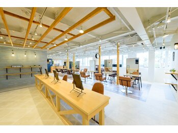 アグ ヘアー イブ 南郷7丁目店(Agu hair eve)の写真/【キッズスペース完備】お子様連れOK◎家族で通える居心地の良い空間♪