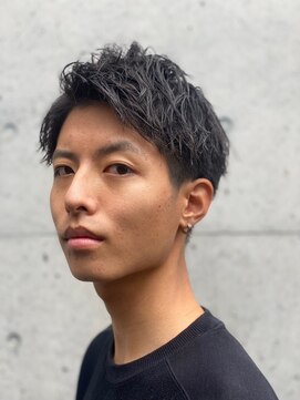 カーニー 上野(kearny) 無造作パーマスパイキーショートツイストスパイラルパーマ