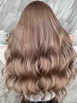 イリ 大阪(ili) ハイライトカラーミルクティーベージュレイヤーカット