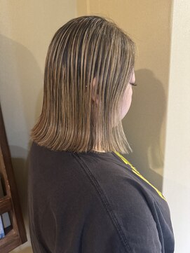 ゼン(Zen.) ハイライト×切りっぱなしボブ