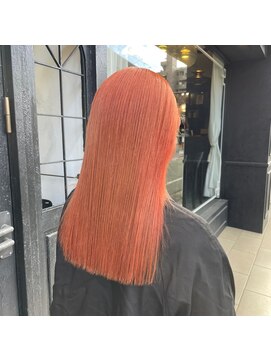 カムジーヘッドカミノウラ(COMEGHEAD KAMINOURA) 上乃裏ダブルカラーくびれボブイルミナカラー顔周りレイヤーボブ