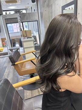 美容室 ソーイ(Soii) ダークオリーブグレー