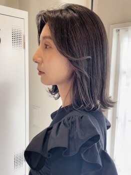お客様の髪質や骨格に合わせたカットで、あなただけのスタイルをご提案。新しい自分との出会いを。