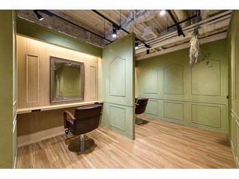 ラルジュアン(Largean)の写真/【赤羽駅東口徒歩5分】都会の喧騒を忘れさせるアンティーク調のこだわり空間で贅沢なサロンタイムをご提供*