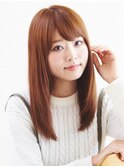 清楚感のあるナチュラルサラしとセミロング