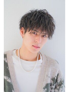 ラミ(L'ami) 束感ツイストスパイラルショートマッシュ刈り上げ