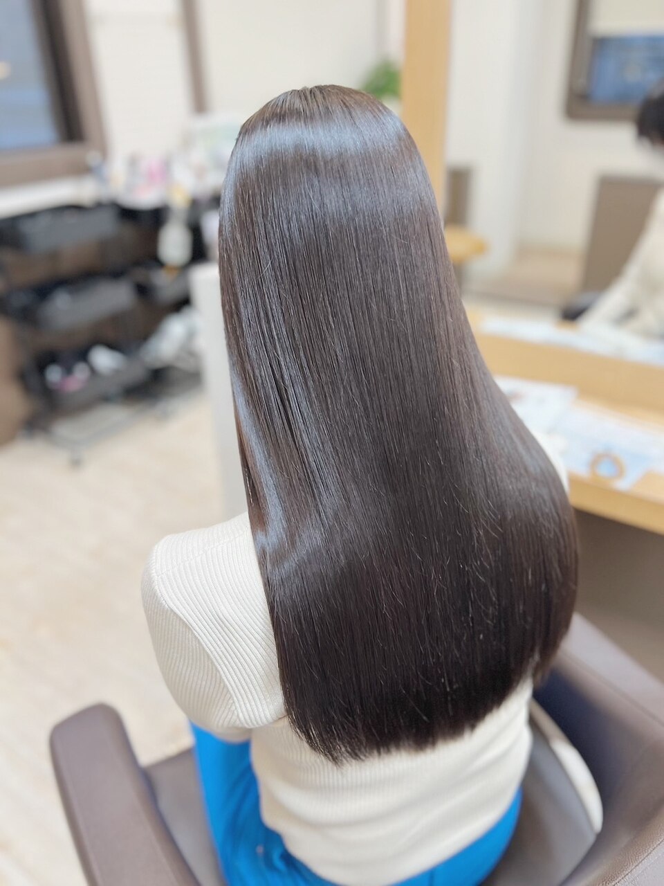 髪の毛　10代女性　素髪　艶髪　絹髪 10代〜20代のオシャレ女子に大好評！ ナチュラルカラー&ハイトーン