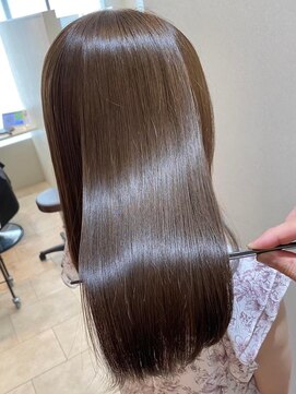 ジーナ  札幌大通(Zina) 艶々ベージュ