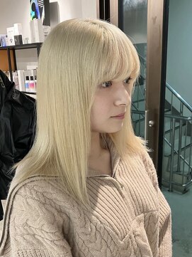 コワファーストナガサキシャンプーボーイ(COIFF1RST NAGASAKI SHAMPOO BOY) 長崎 ホワイトブロンド 抜きっぱなし