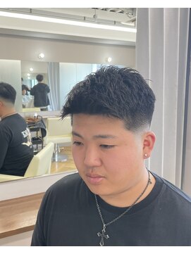 アレス バイ シカ 神戸三宮元町店(ALLES by Cica) 神戸／三ノ宮／元町メンズサロンフェードアップバング