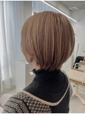 大人ベージュのショートスタイル