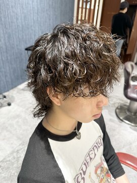 アミティ(AMITY) ウルフカット×波巻きスパイラルパーマ