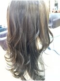オリーブベージュ
