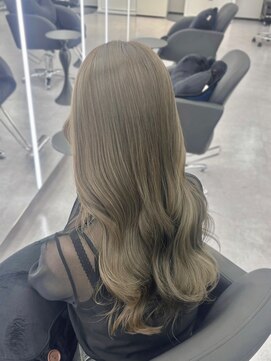 アルドーレフィエロ シンサイバシ(Ardore fiero shinsaibashi) オリーブベージュ/ナチュラルレイヤー【小山田繭】20代30代40代