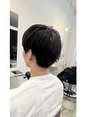 刈り上げ無し耳だしナチュラルヘア