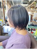 丸みとツヤが魅力◎上品大人ミディ×アッシュ