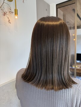 オリーブベージュカラー