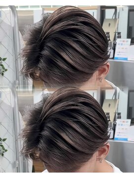 ステラ(STELLA) メンズ/バレイヤージュ/センターパート/ブリーチ＆ダブルカラー