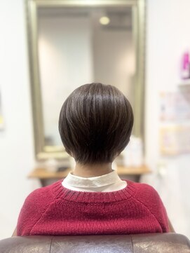 ヘアー グリーン(hair green) 首元すっきり上品シルエット大人ショートヘア