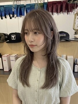 チオ(Chio) 小顔効果を極めるハッシュカットと透明感グレージュ