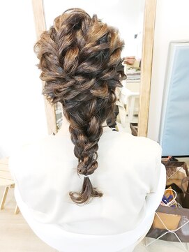 ロカット サロン(Roquat Salon) ロング編みおろしアレンジ【ヘアアレンジ 立川/立川南/袴】