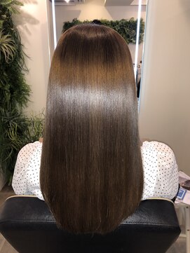 アールサロン アオヤマ(Rr SALON AOYAMA) プラチナミネコラストレート