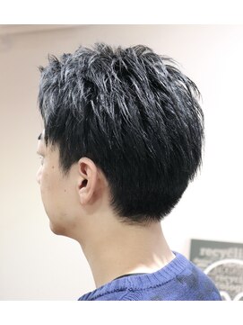 ウィスカーヘアー(whisker hair) アップバングショート