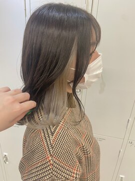 モルニ(MORNI) インナーカラー_マロンベージュ Aラインボブ かきあげ