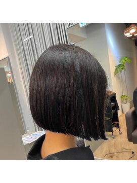 ジエクト ヴィシア(The Ect VIXIA) 前下がりボブ×ぷつっとボブ×フレンチボブ×オリーブカラー