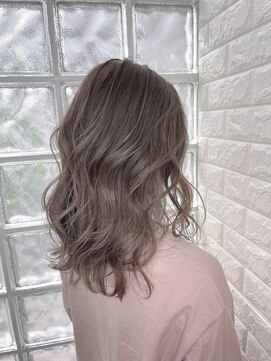 ロア 中目黒(loa) レイヤーロング/グレーベージュ/黒髪/前髪パーマ[中目黒]