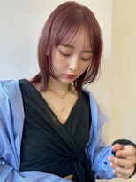 ハニー 町田(HONEY)&nbsp;ラズベリーピンク　レイヤーカット　デザインカラー　暖色カラー