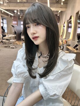 グロー 大宮(GLROW) 顔まわりカット レイヤー 韓国 オリーブグレージュ 縮毛矯正