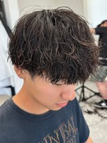 フゥ 宇都宮(FeU)&nbsp;波巻きパーマメンズパーマメンズヘアツーブロックツイストパーマ
