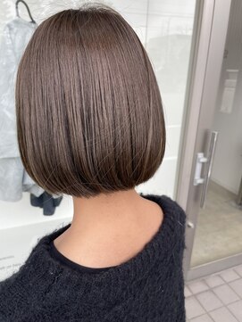 ビーヒアナウ N゜02 金沢鞍月店(BE HERE NOW) MINIボブスタイル