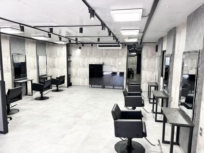 アンビシャス 本川越店(ambitious)の写真