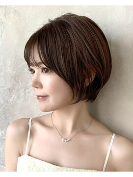 アフロート ルヴア(AFLOAT RUVUA) 《岩田莉奈》40代50代に人気の似合わせ丸みショートボブ　新宿