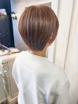 キャアリー(Caary) 福山美容室caaryミルクティーベージュショート骨格補正30代40代