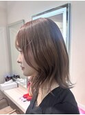 グレージュ/ブリーチ