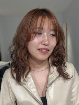 ナループロアポンテ(Nalu pu loa PONTE) ミディアムレイヤーパーマブリーチなしダブルカラーベージュ
